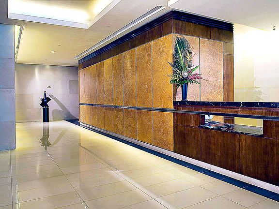 RITZ LOBBY w/ 24-HOUR CONCIERGE