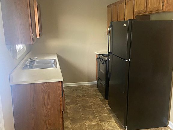 2nd image of 401 Garden City Dr #A