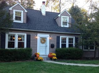4 Maiden Ln, Toms River, NJ 08753