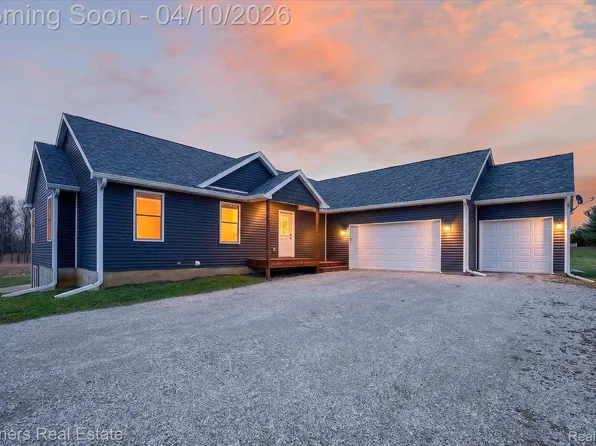 9148 Eva Ln, Fowlerville, MI 48836