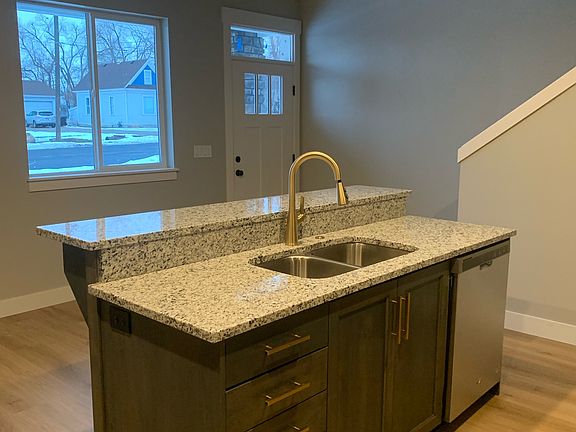 Kitchen Island & Dining Area