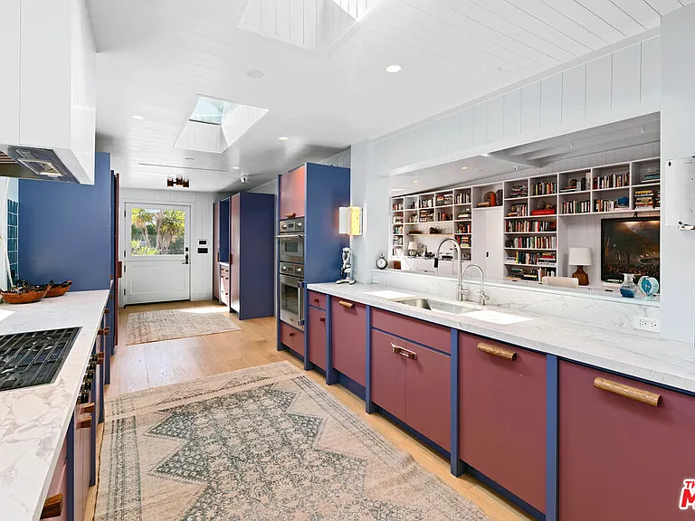 7038 Dume Dr — Photo 15