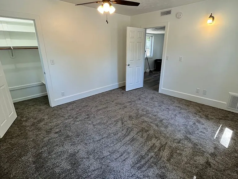 616 S Duluth Ave #2 — Photo 8