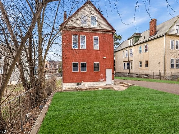 3rd image of 166 Maple Ave