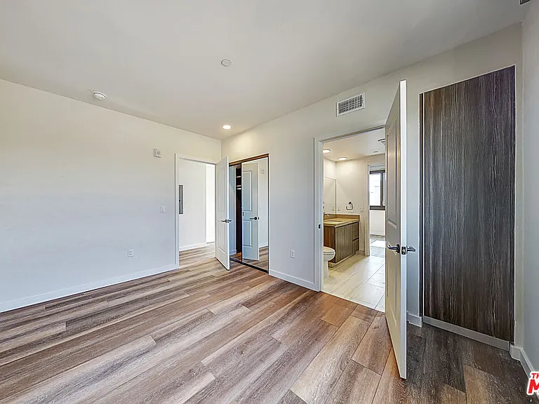 1070 S Bedford St #205 — Photo 17