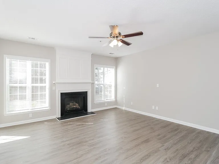 191 Regent Pl — Photo 6