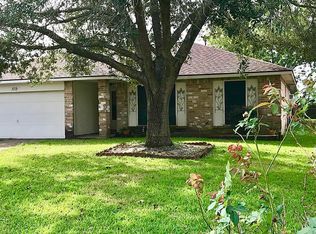 109 Lasso St, Angleton, TX 77515