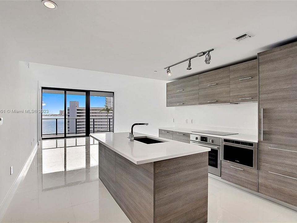 1st image of 650 NE 32nd St Unit 706