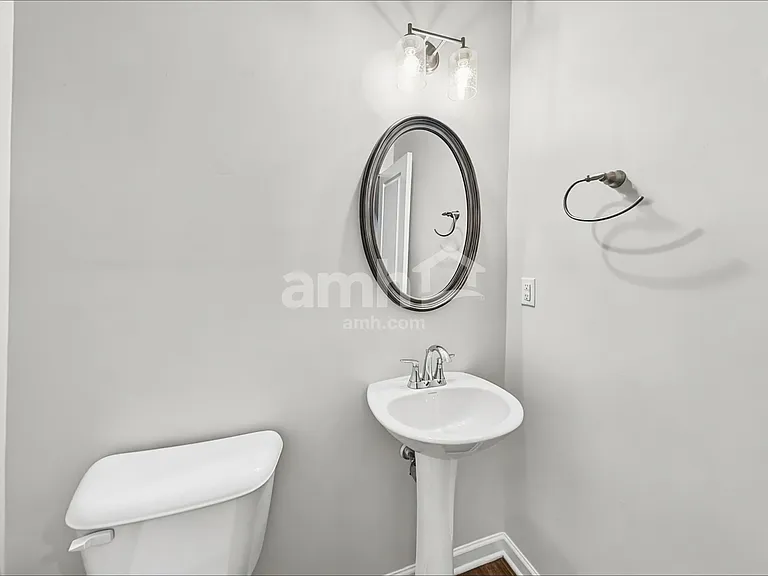 516 Woodall Rd — Photo 8