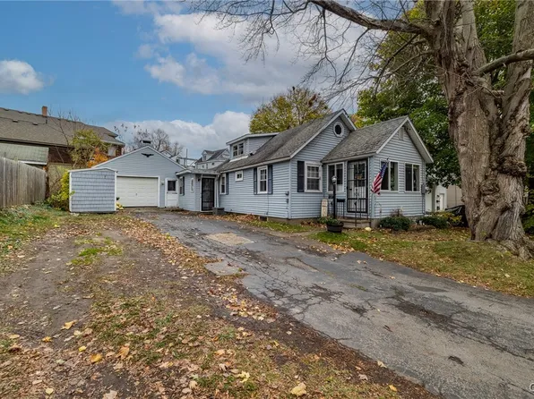 27 McWhorter St, Oswego, NY 13126