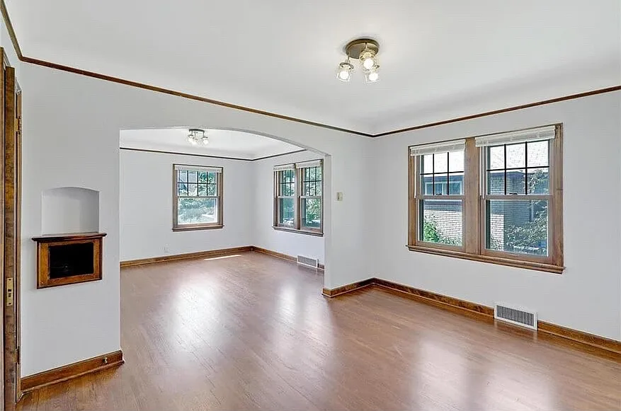 3 bed, 1350 sqft, $2,350 — Photo 3