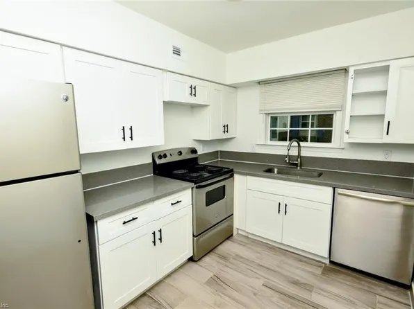 437 Barberton Dr, Virginia Beach, VA 23451