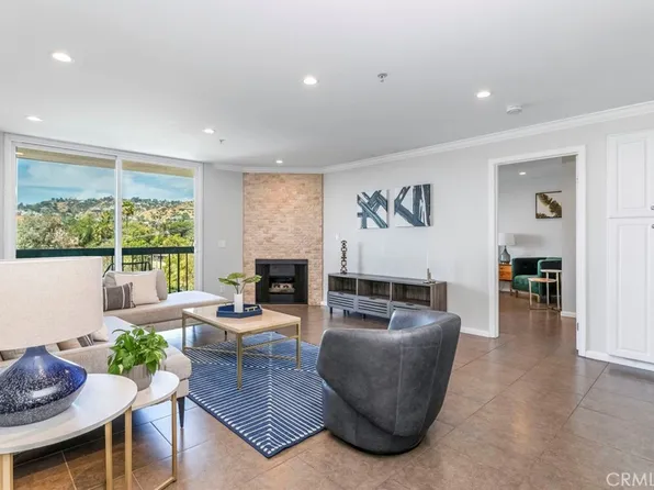 7320 Hawthorn Ave APT 304, Los Angeles, CA 90046