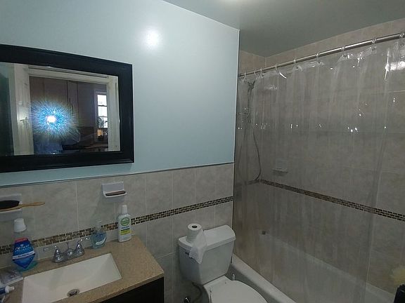 3rd image of 2537 46th St #1