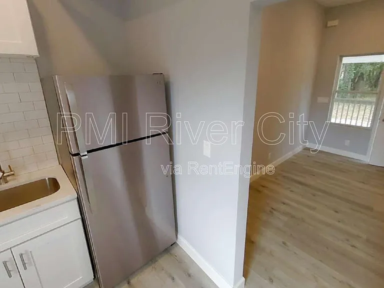 151 W 17th St #2 — Photo 2