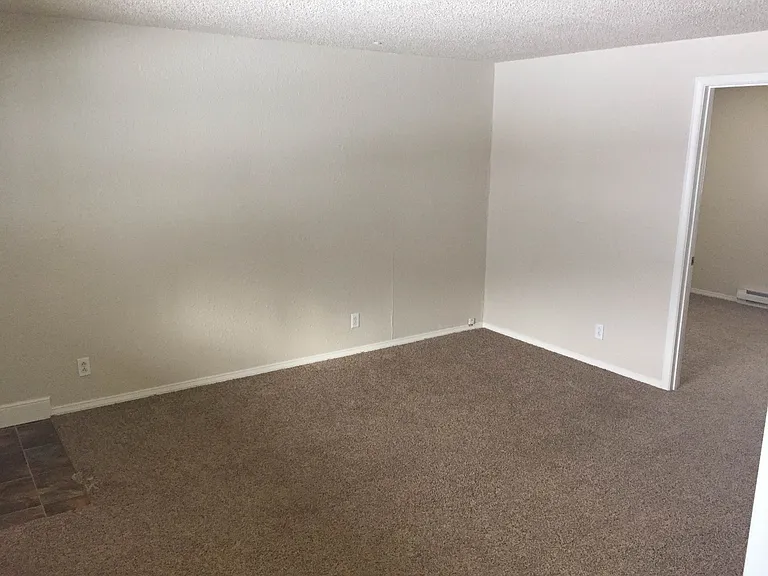511 C St — Photo 2