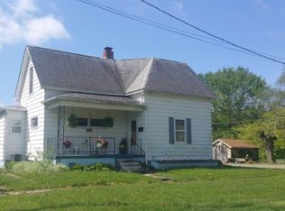 958 Morey St, Clinton, IN 47842