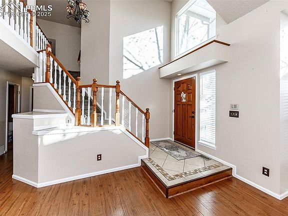 4th image of 4560 Winthrop Way