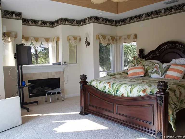 2744 NW Howard Creek Ln — Photo 21