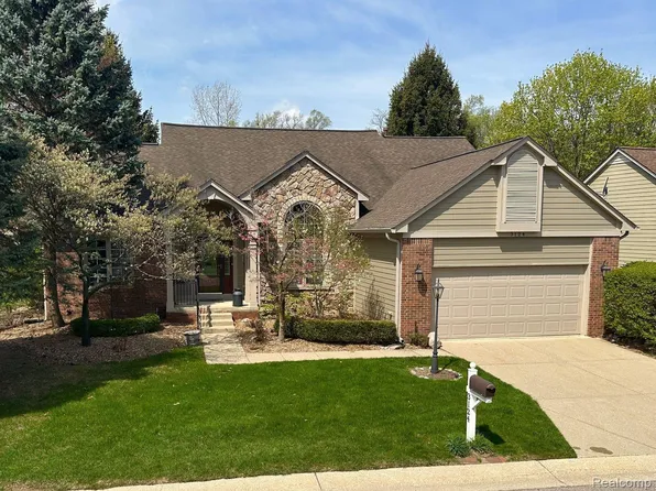 3124 Fairgrove Ter, Rochester, MI 48309