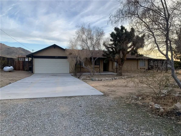 25095 Via Vista Rd, Apple Valley, CA 92307