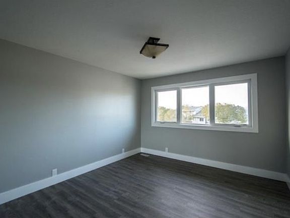5th image of 126 Wallace Pl