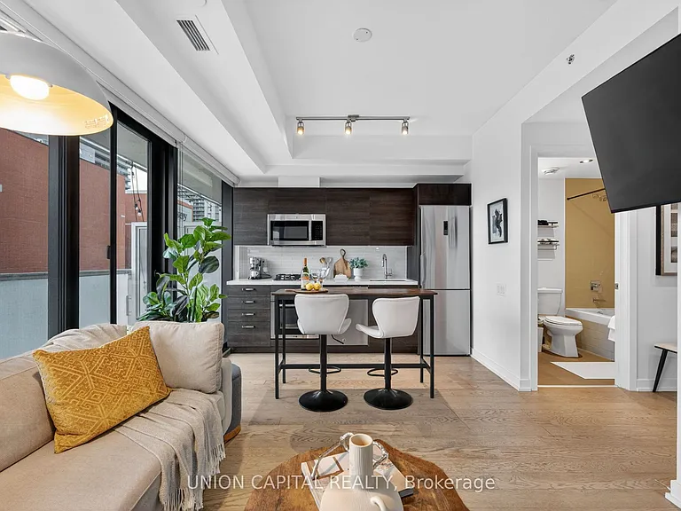 11 Charlotte St #1004 — Photo 9