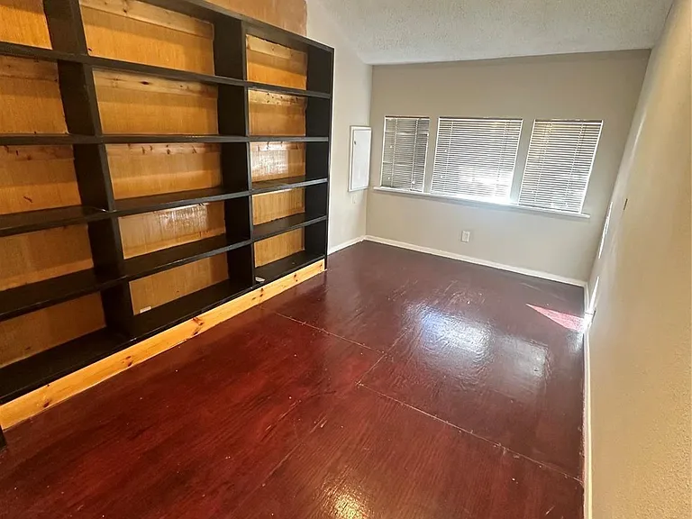 3571 Daphne St — Photo 11