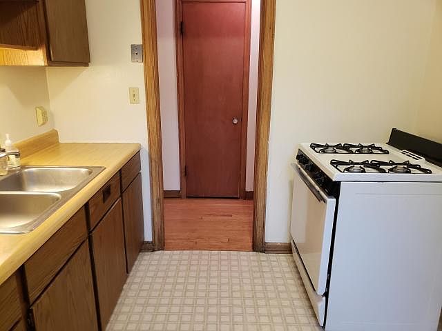 2nd image of 5171 N Santa Monica Blvd APT 2