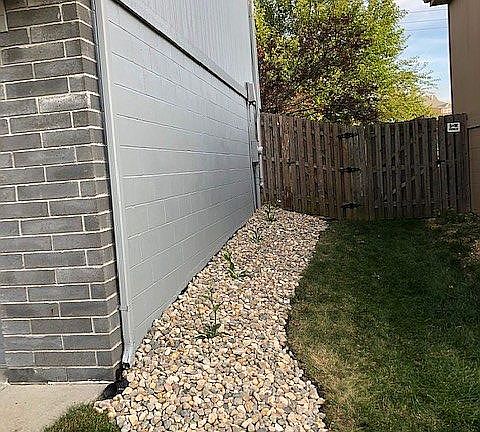 new river rock landscaping