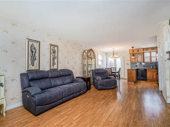 326 Bay 14th Street image 7 of 36