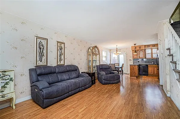 Sold by Remax Real Estate Professionals | media 7