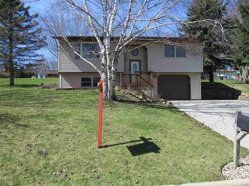 1st image of 212 Valders Blvd