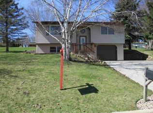 212 Valders Blvd, Barneveld, WI 53507