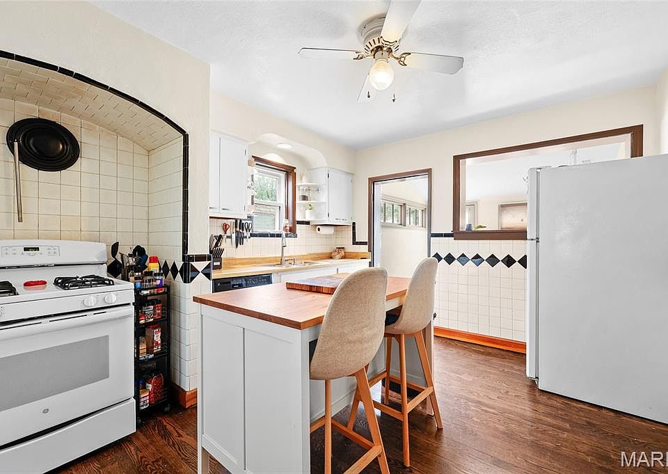 1st image of 9058 Rosemary Ave