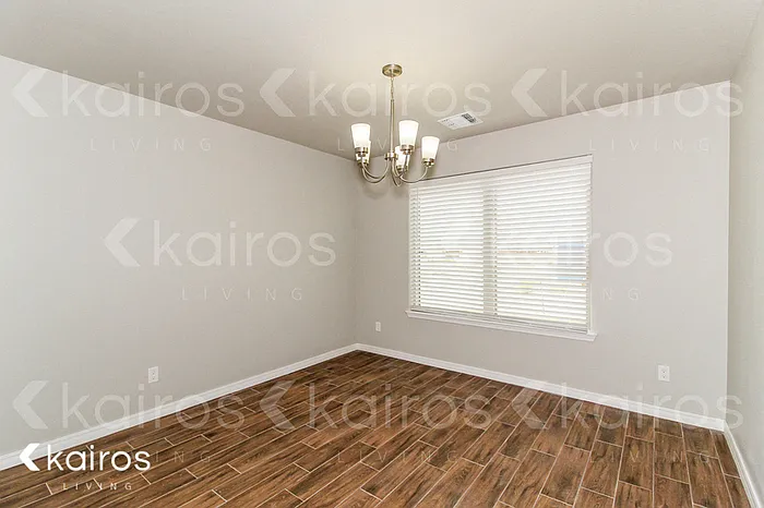 2811 Destin Ave — Photo 4