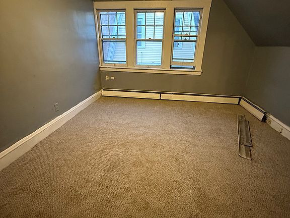 4th image of 116-118 Baltimore St #3