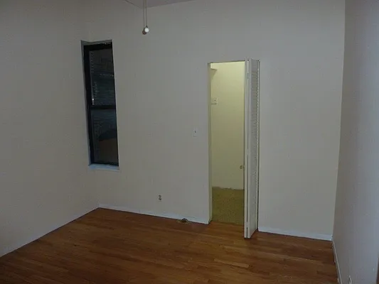 Rented by Chartwell Manhattan Realty | media 2