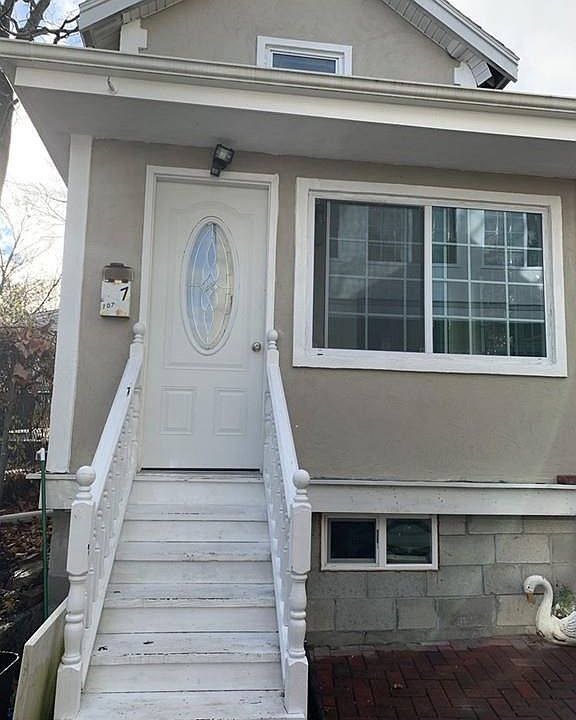 1st image of 107 Rockland St #0