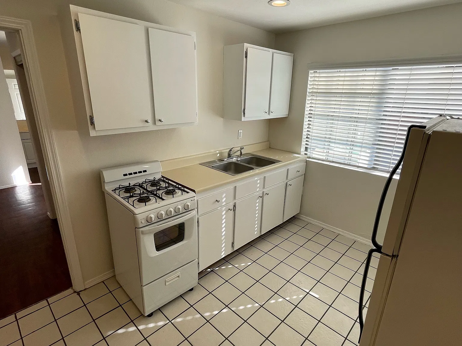 Studio, 500 sqft, $1,700 — Photo 4