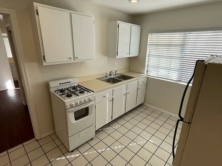 1513 N Catalina St #A — Photo 3