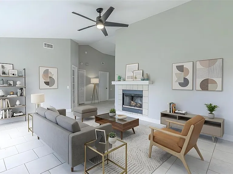 5126 Martinique Dr — Photo 2