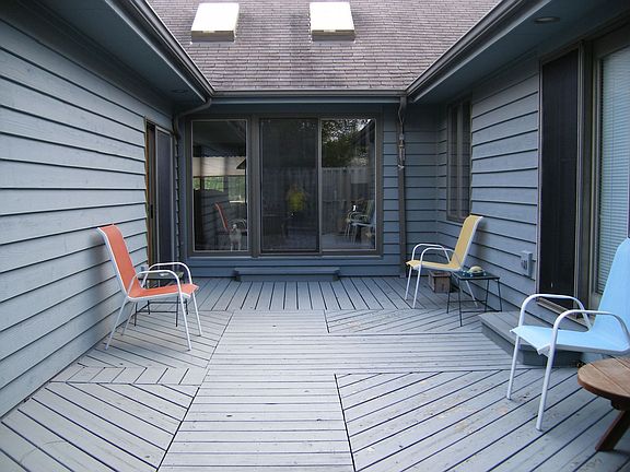 Courtyard/Deck