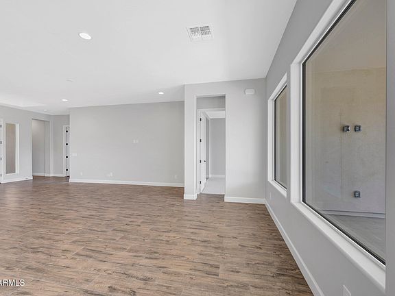 5th image of 21669 W GLENROSA Avenue