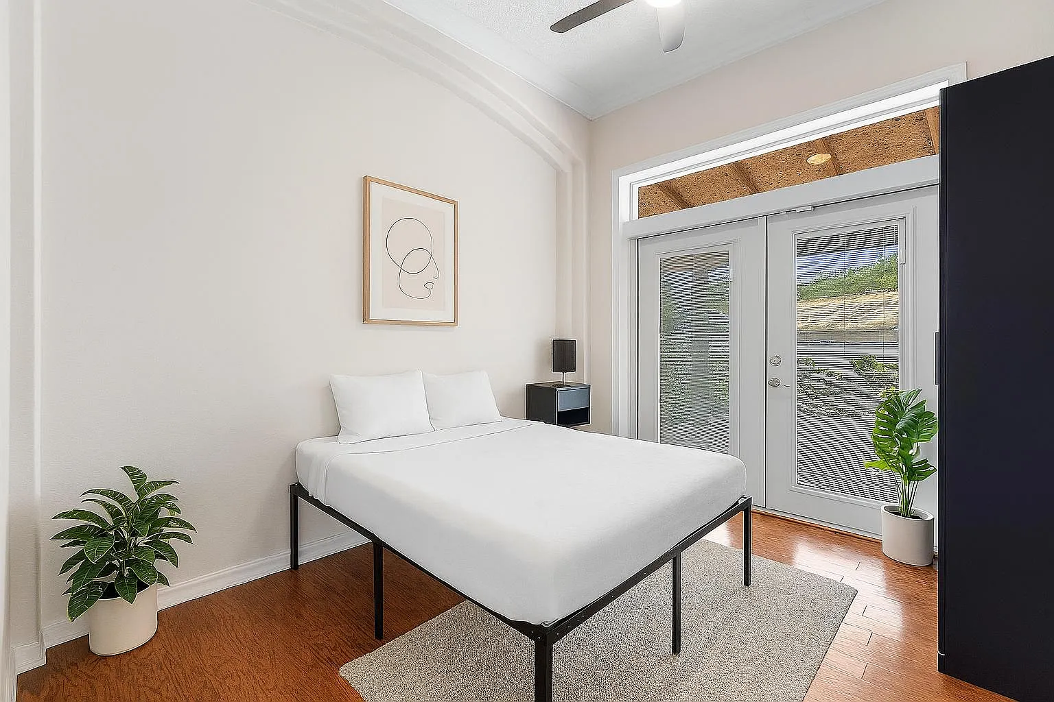 4 bed, 3.0 bath, 2540 sqft, $936 — Photo 1