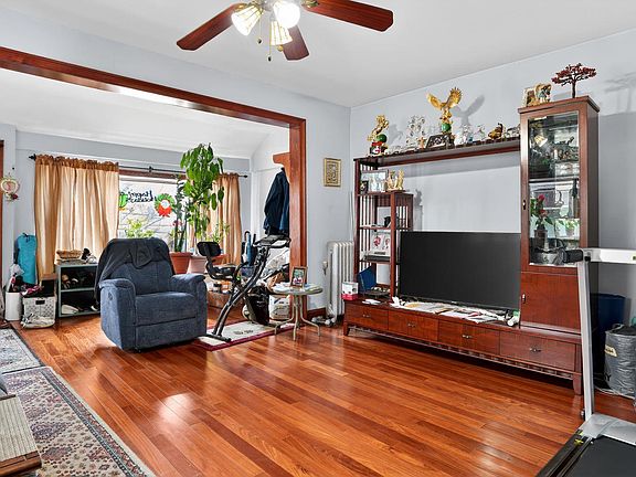 5th image of 9429 Park Lane S