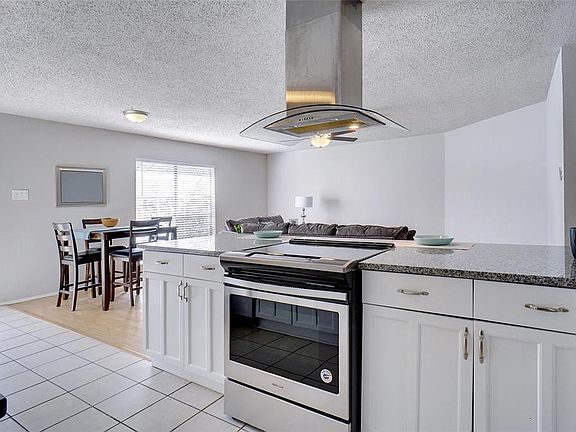 2nd image of 7432 Chelmsford Pl