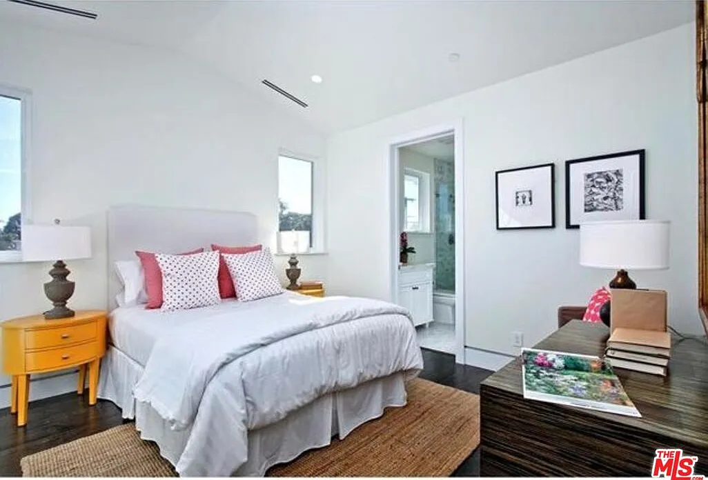 5 bed, 5.5 bath, 3795 sqft, $12,000 — Photo 4