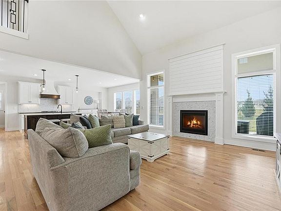 4th image of 15305 W 172nd Pl