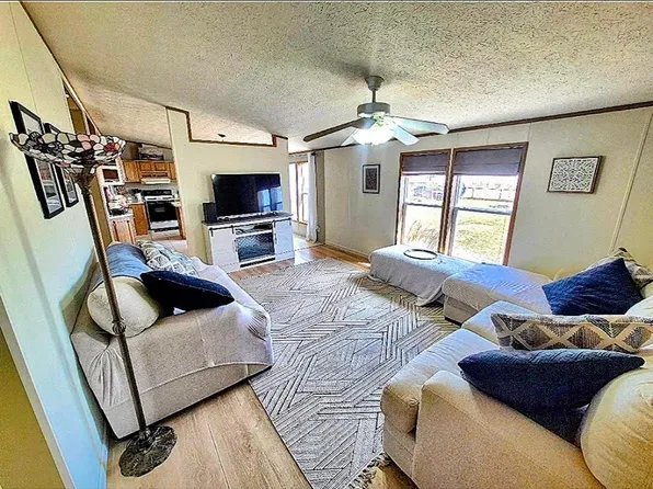 116 3rd St S, Gaylord, MN 55334
